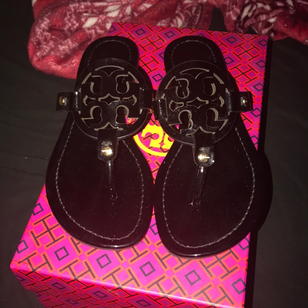 *like new* Tory Burch sandals patten leather